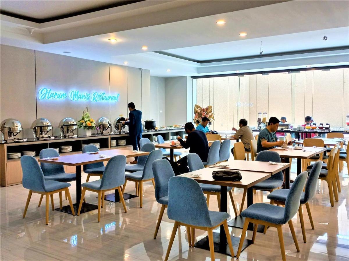 Front One King Hotel Tuban Tuban  Εξωτερικό φωτογραφία