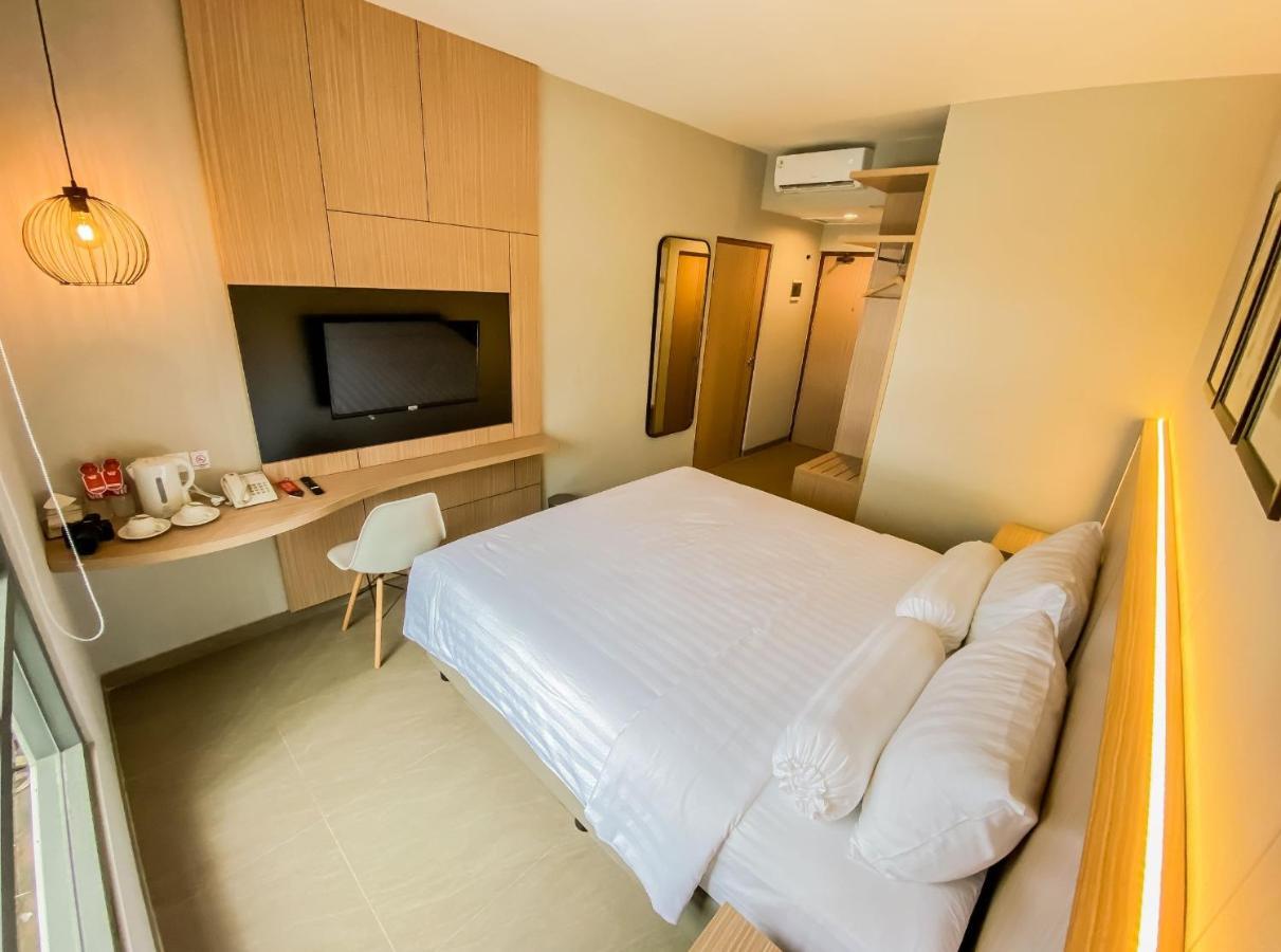 Front One King Hotel Tuban Tuban  Εξωτερικό φωτογραφία