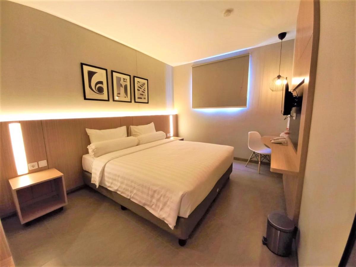 Front One King Hotel Tuban Tuban  Εξωτερικό φωτογραφία