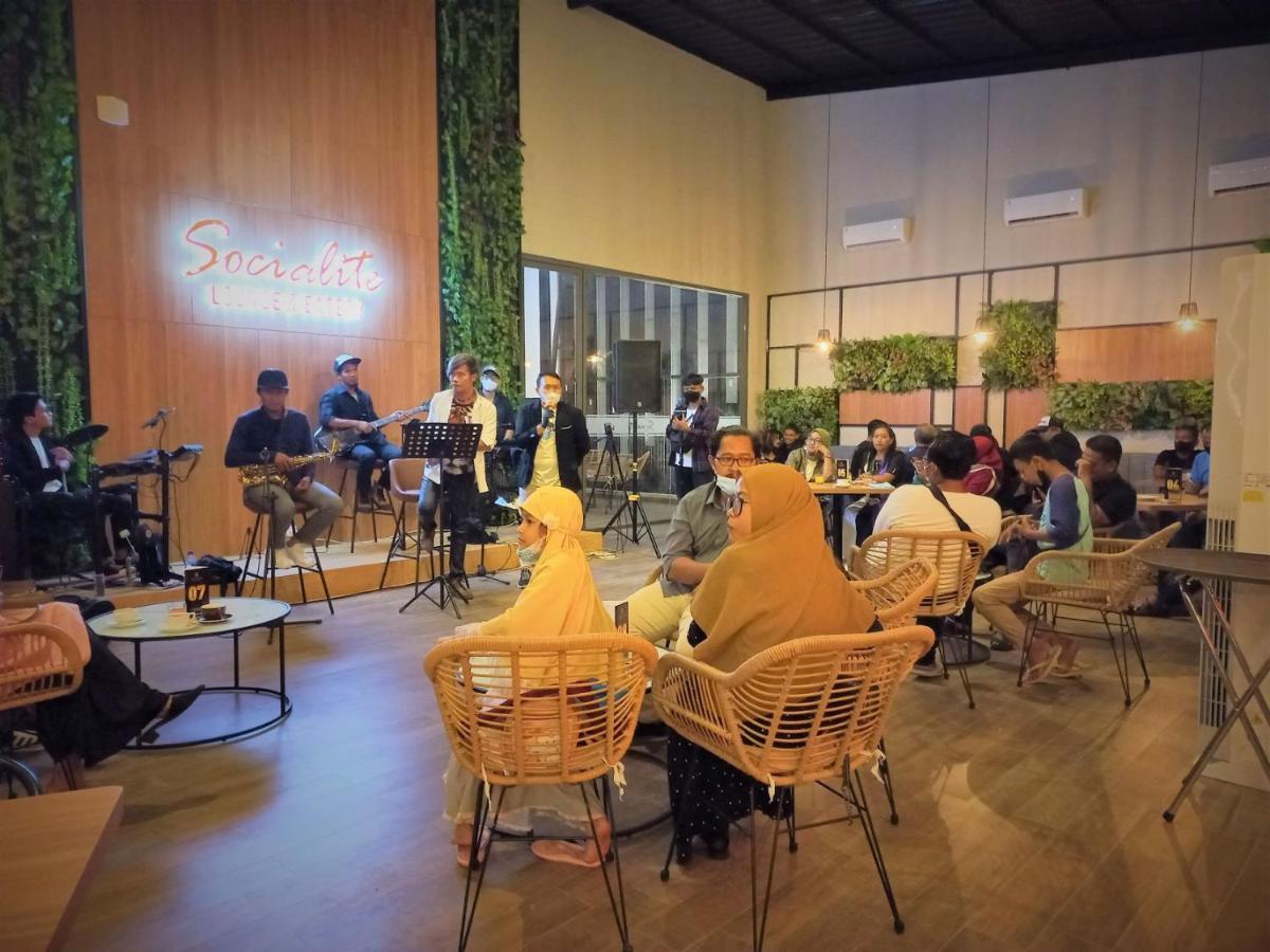 Front One King Hotel Tuban Tuban  Εξωτερικό φωτογραφία