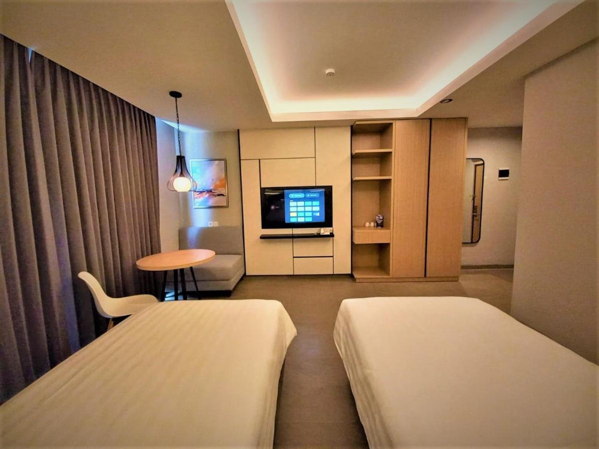 Front One King Hotel Tuban Tuban  Εξωτερικό φωτογραφία
