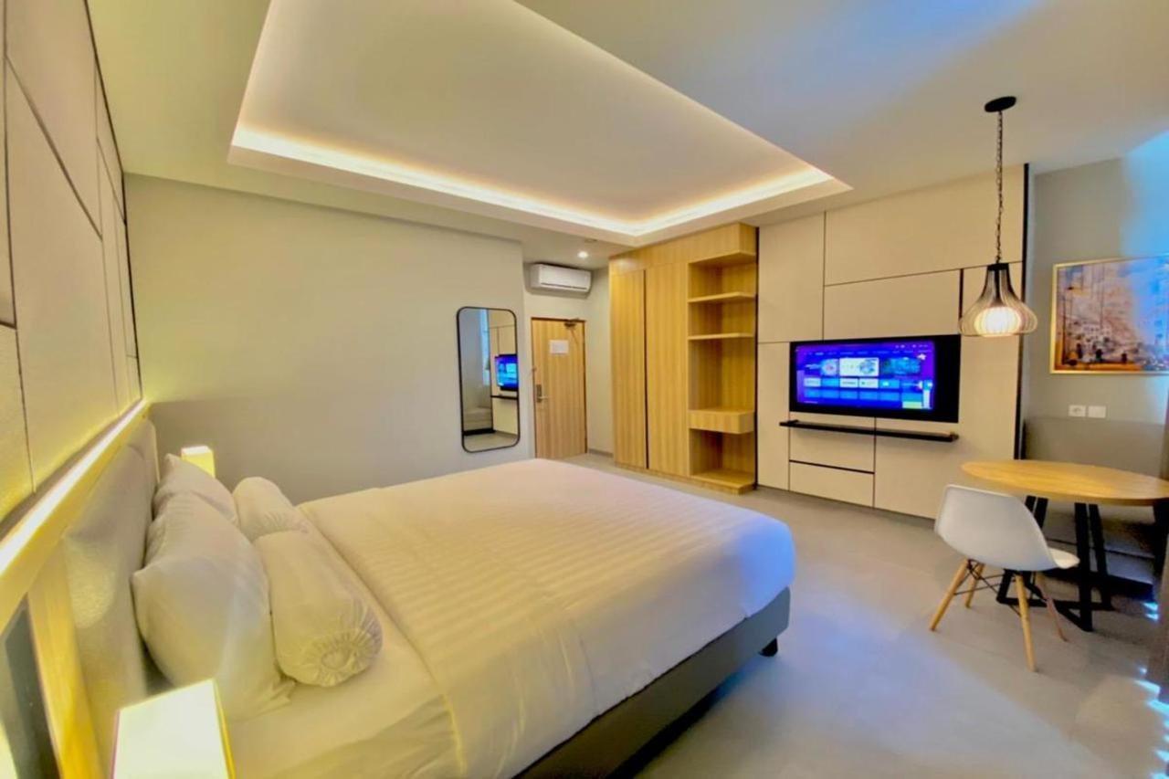 Front One King Hotel Tuban Tuban  Εξωτερικό φωτογραφία