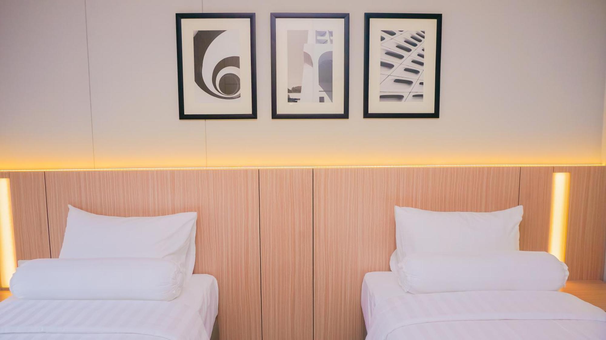 Front One King Hotel Tuban Tuban  Εξωτερικό φωτογραφία